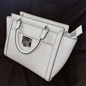 LIKE NEW Michael Kors Crossbody Satchel